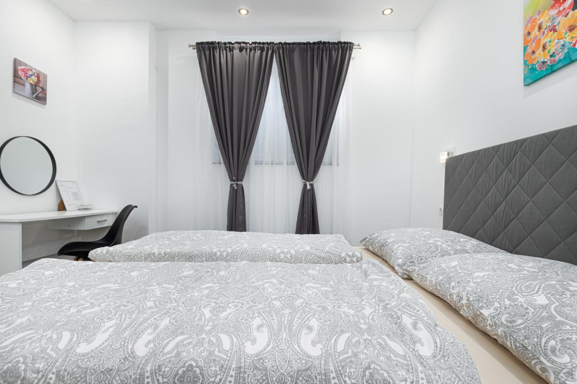 Rooms And Studio Flora Poreč Eksteriør billede